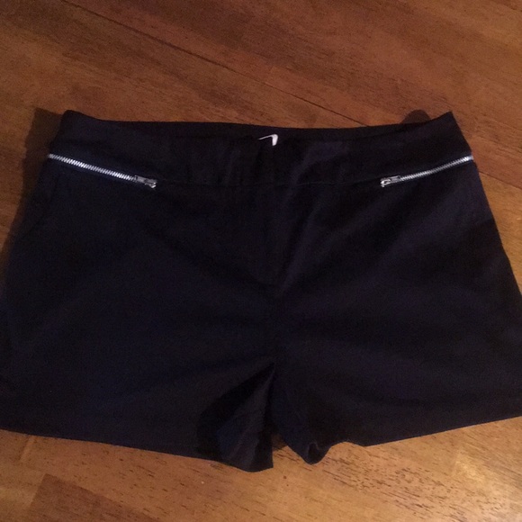 Suzy Shier Pants - Suzy Shirt Black Jersey Shorts with Zip Sz L🌸